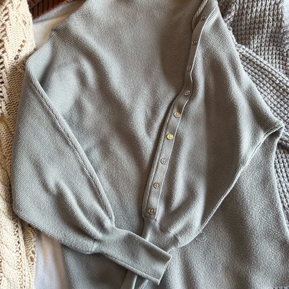 Elegant Gray Women's Sweater